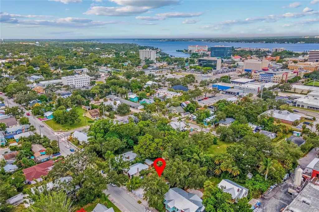 1006 11th Avenue W Bradenton FL 34205