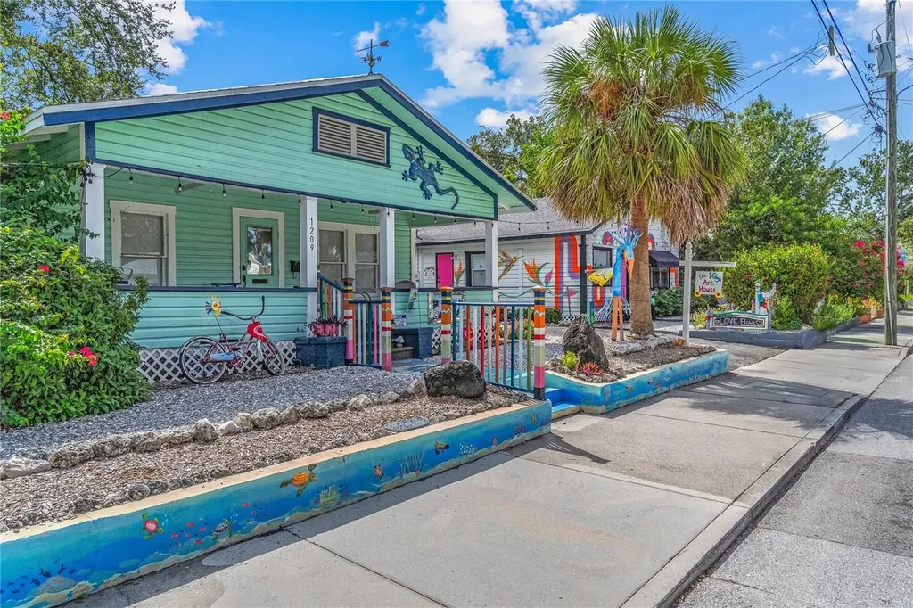 1006 11th Avenue W Bradenton FL 34205