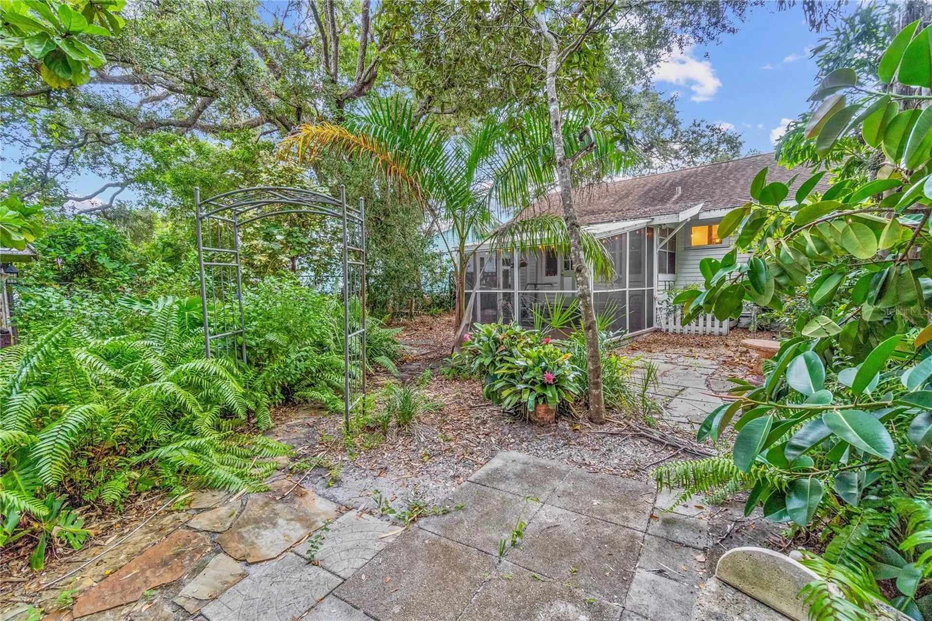 1006 11th Avenue W Bradenton FL 34205