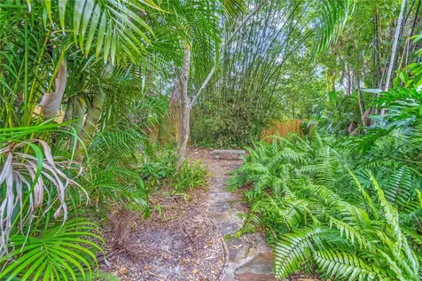 1006 11th Avenue W Bradenton FL 34205