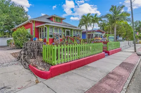 1006 11th Avenue W Bradenton FL 34205