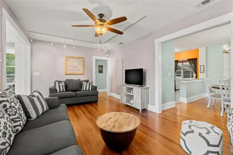 1006 11th Avenue W Bradenton FL 34205