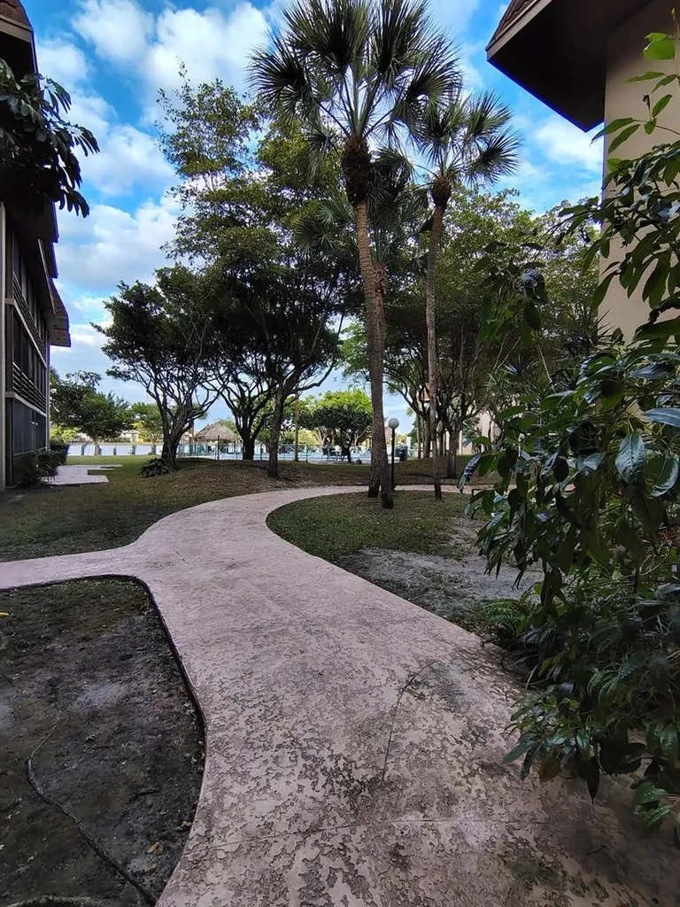 661 NE 195th Street Miami FL 33179