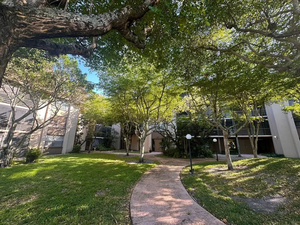 661 NE 195th Street Miami FL 33179