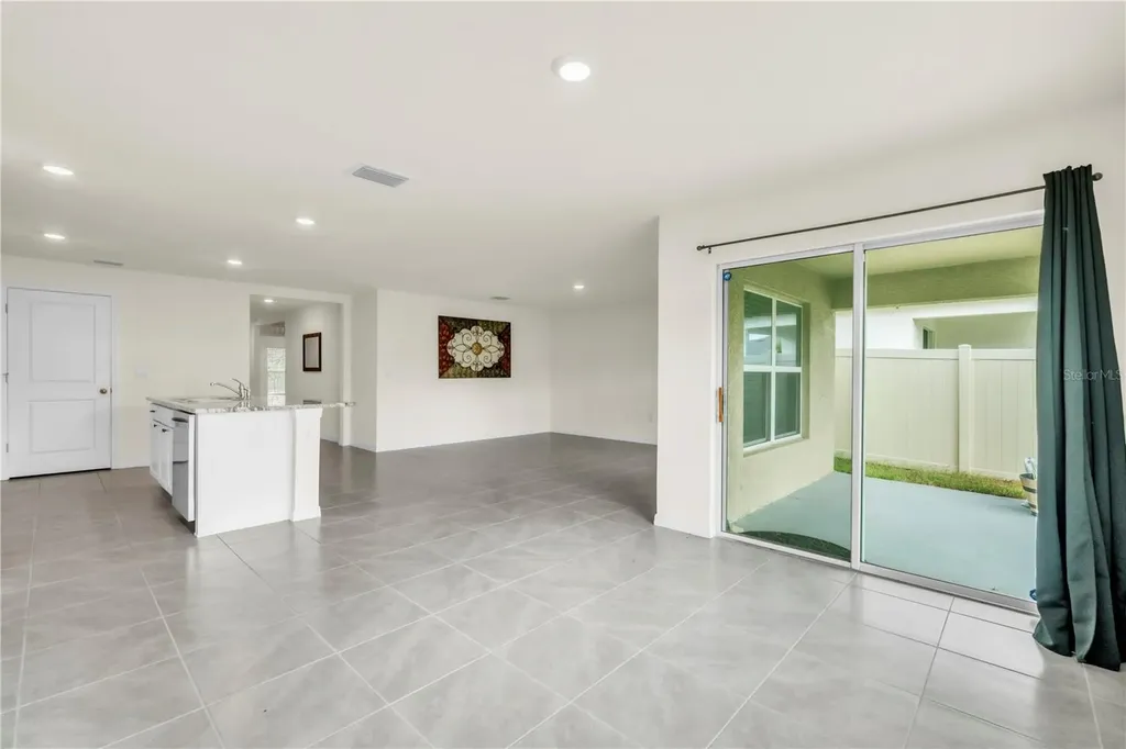 7518 Rosewood Garden Loop Tampa FL 33637