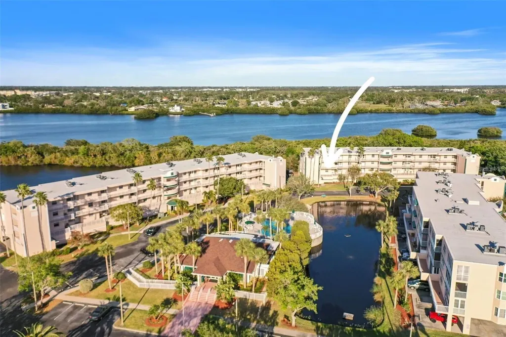 6251 Shoreline Drive St Petersburg FL 33708