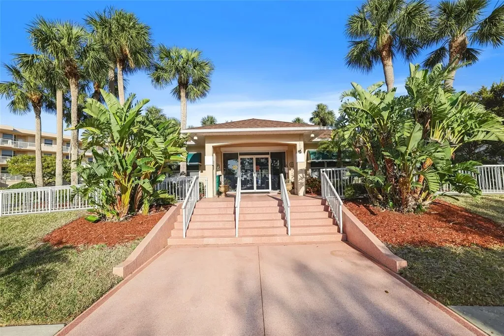 6251 Shoreline Drive St Petersburg FL 33708