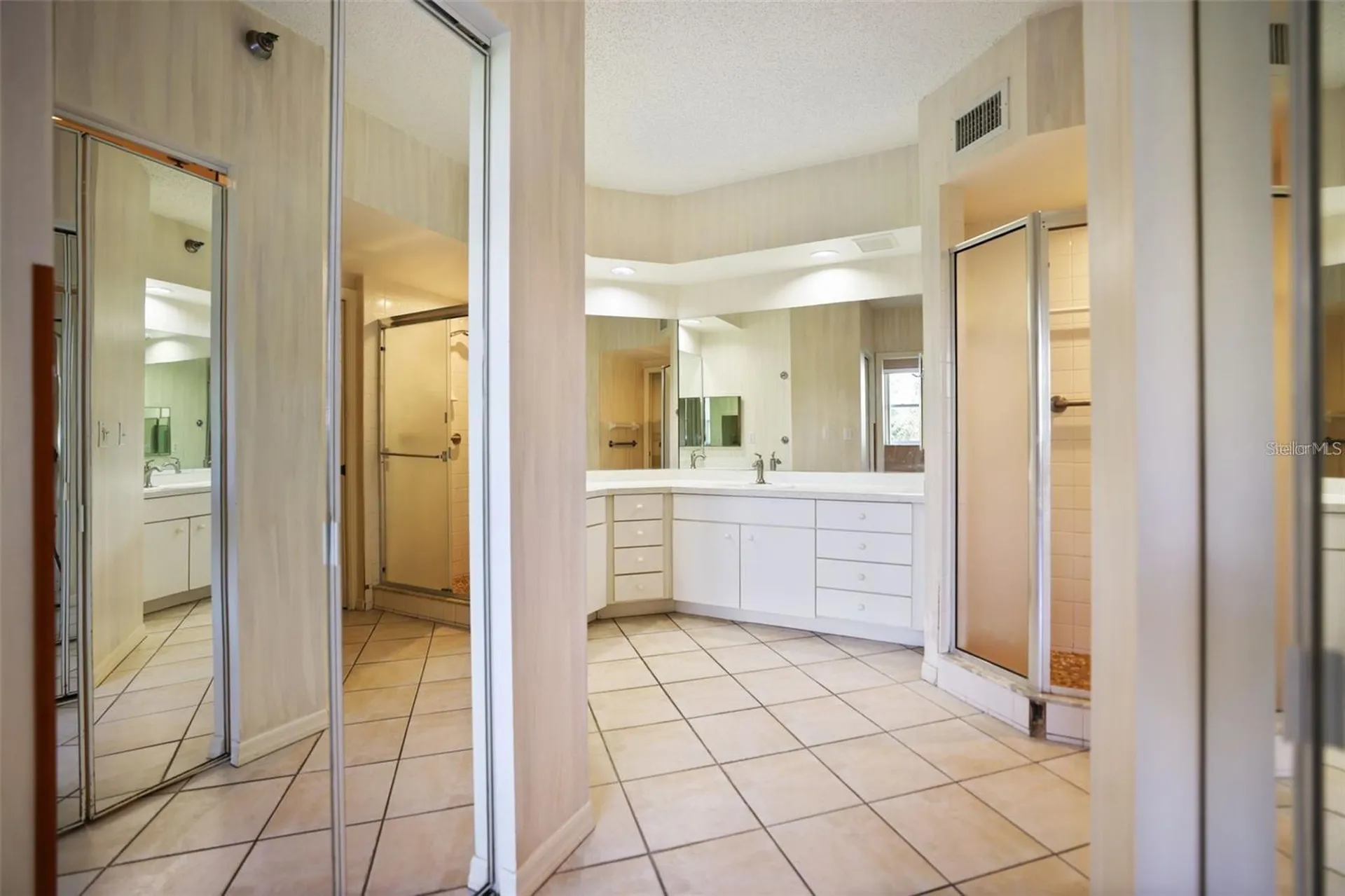 6251 Shoreline Drive St Petersburg FL 33708