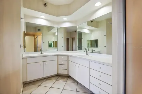6251 Shoreline Drive St Petersburg FL 33708