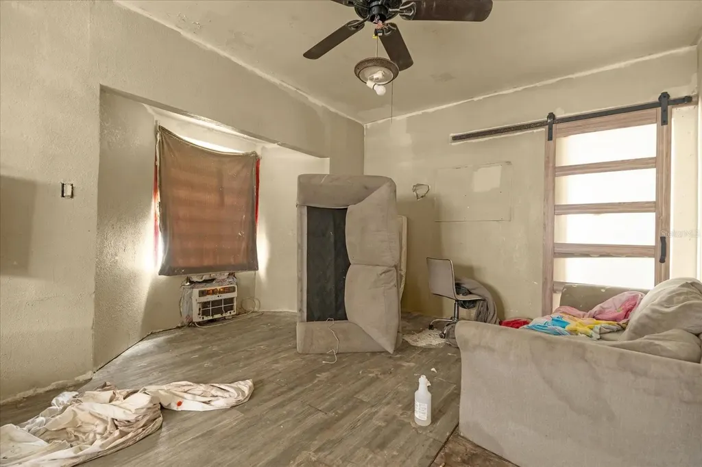 122 W Smith Avenue Haines City FL 33844