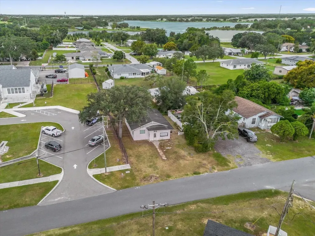 122 W Smith Avenue Haines City FL 33844