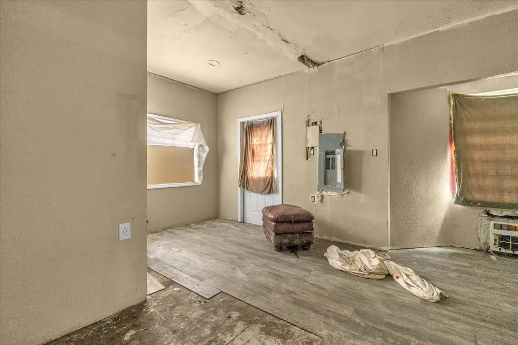 122 W Smith Avenue Haines City FL 33844
