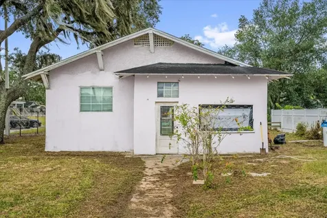 122 W Smith Avenue Haines City FL 33844