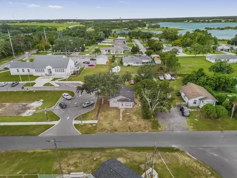 122 W Smith Avenue Haines City FL 33844