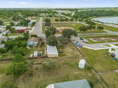 122 W Smith Avenue Haines City FL 33844