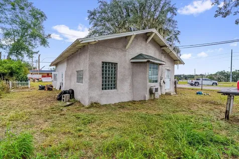 122 W Smith Avenue Haines City FL 33844
