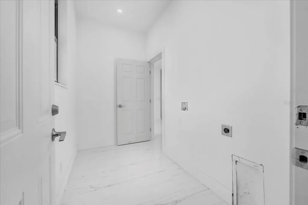 2513 NW 9th Avenue Cape Coral FL 33993