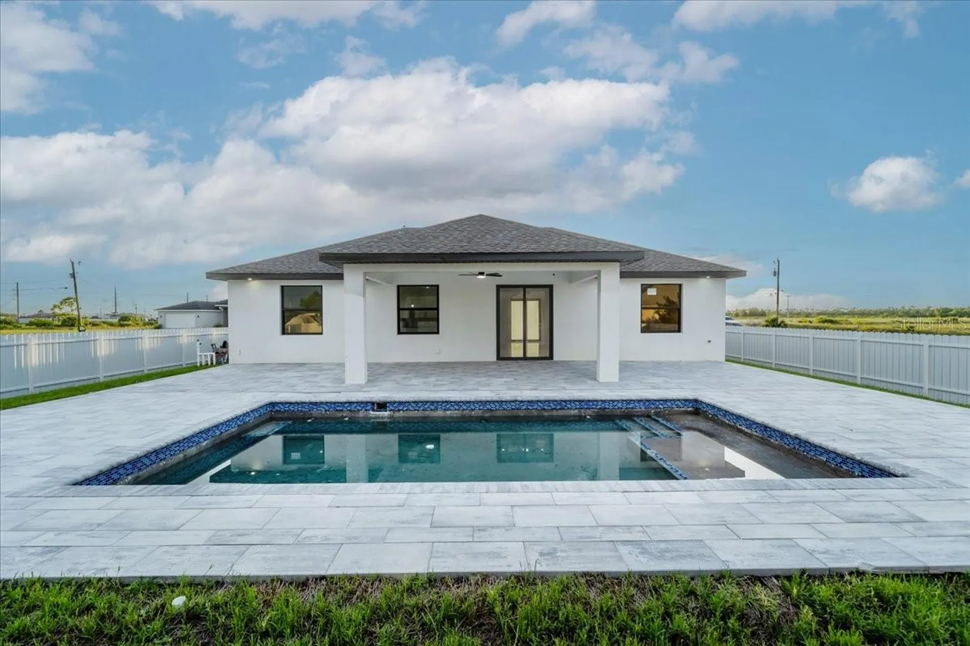 2513 NW 9th Avenue Cape Coral FL 33993