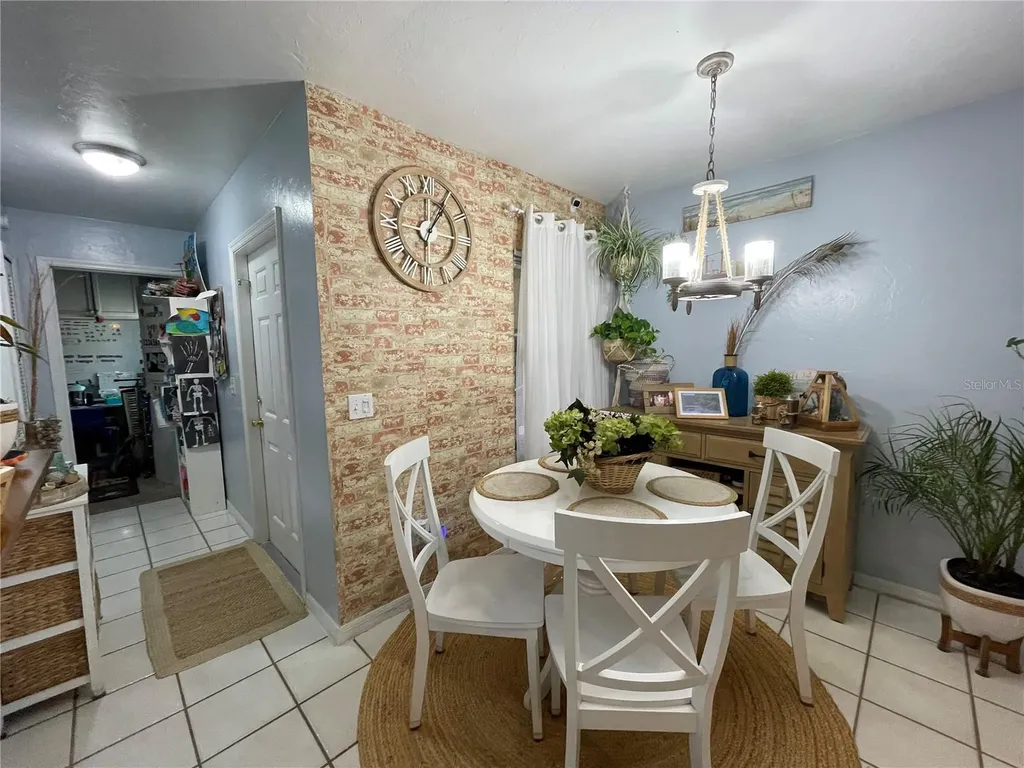 7200 SW 8th Avenue Gainesville FL 32607