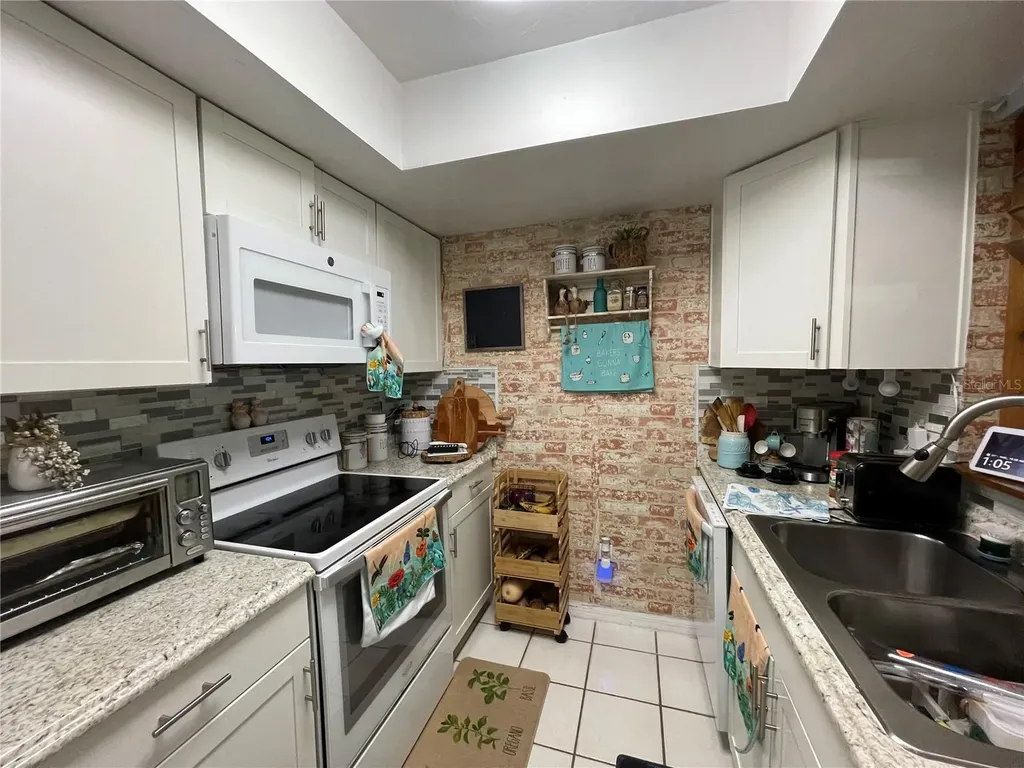 7200 SW 8th Avenue Gainesville FL 32607
