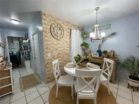 7200 SW 8th Avenue Gainesville FL 32607