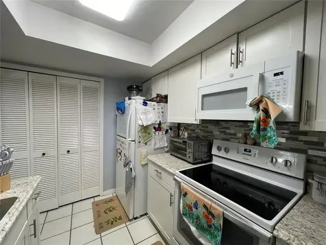 7200 SW 8th Avenue Gainesville FL 32607