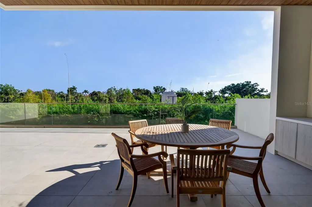 1591 Gulf Of Mexico Drive Longboat Key FL 34228