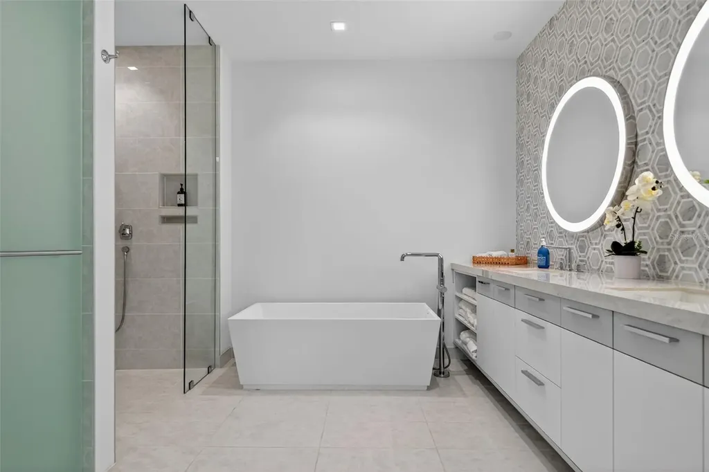 1591 Gulf Of Mexico Drive Longboat Key FL 34228