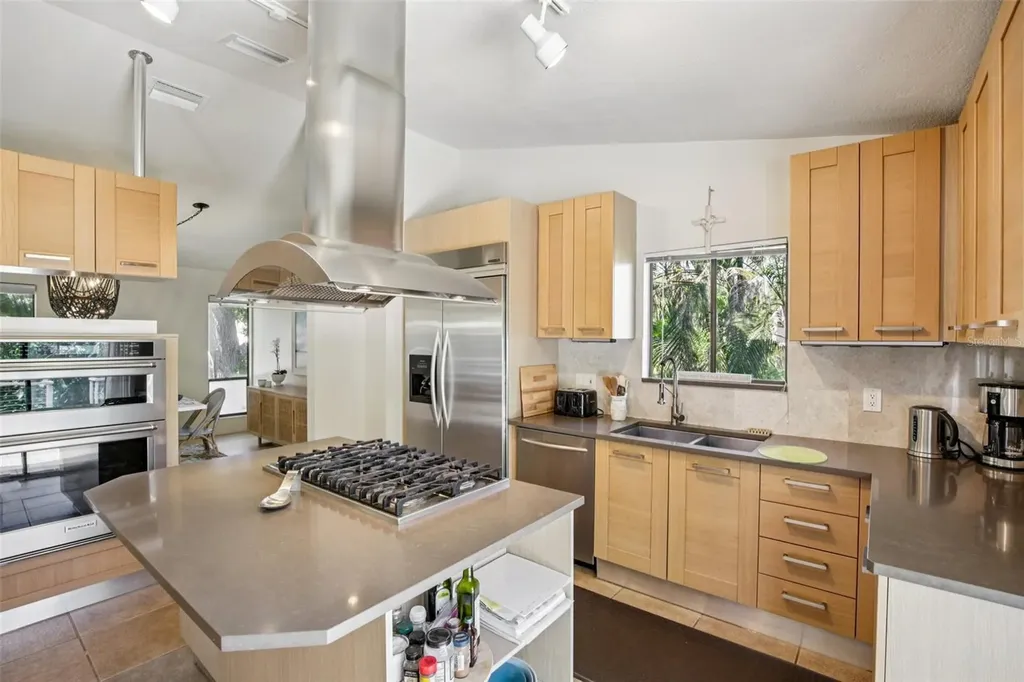 3390 Bayou Sound Longboat Key FL 34228