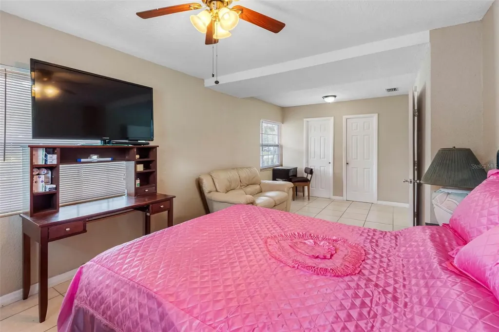 1715 W Saint John Street Tampa FL 33607
