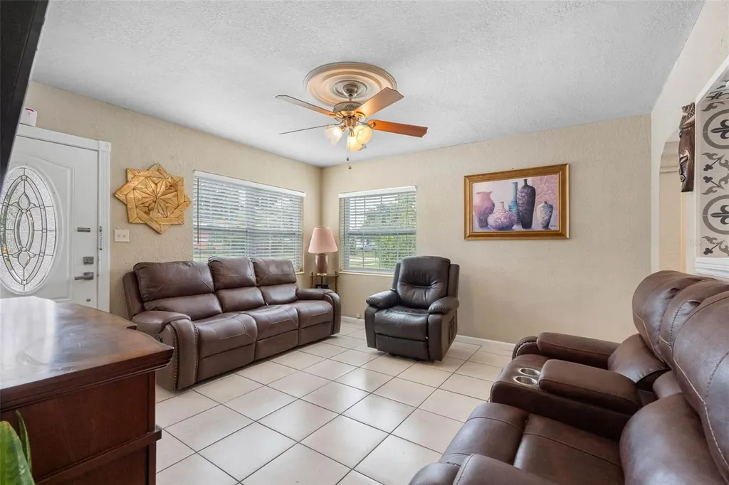 1715 W Saint John Street Tampa FL 33607