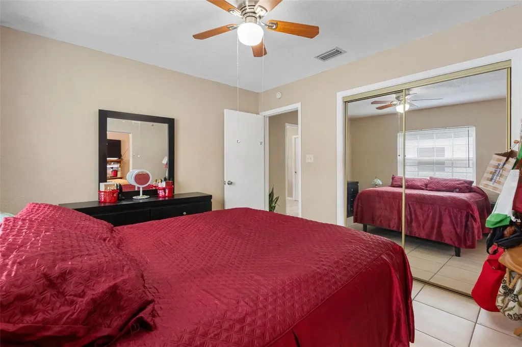 1715 W Saint John Street Tampa FL 33607