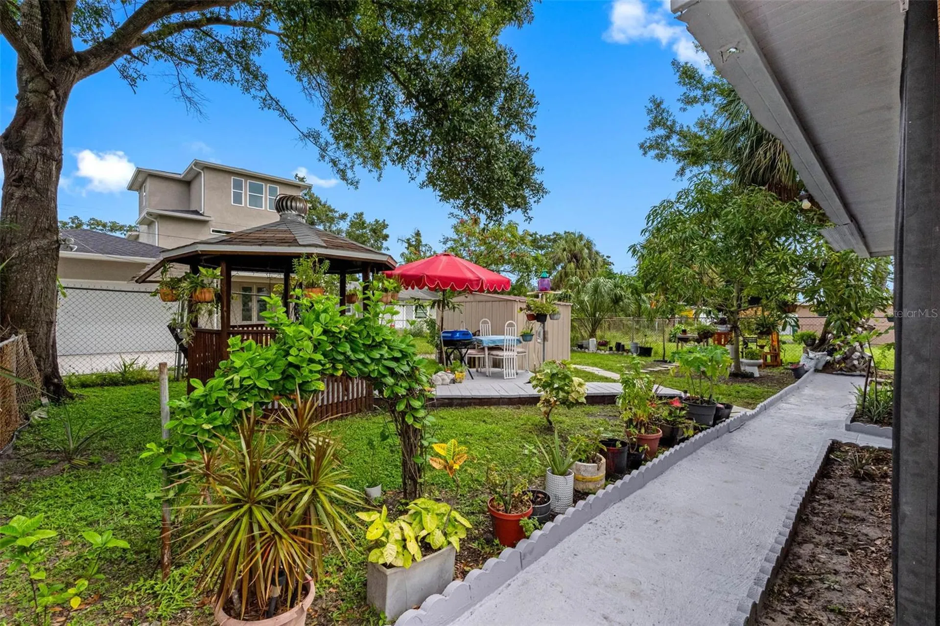 1715 W Saint John Street Tampa FL 33607
