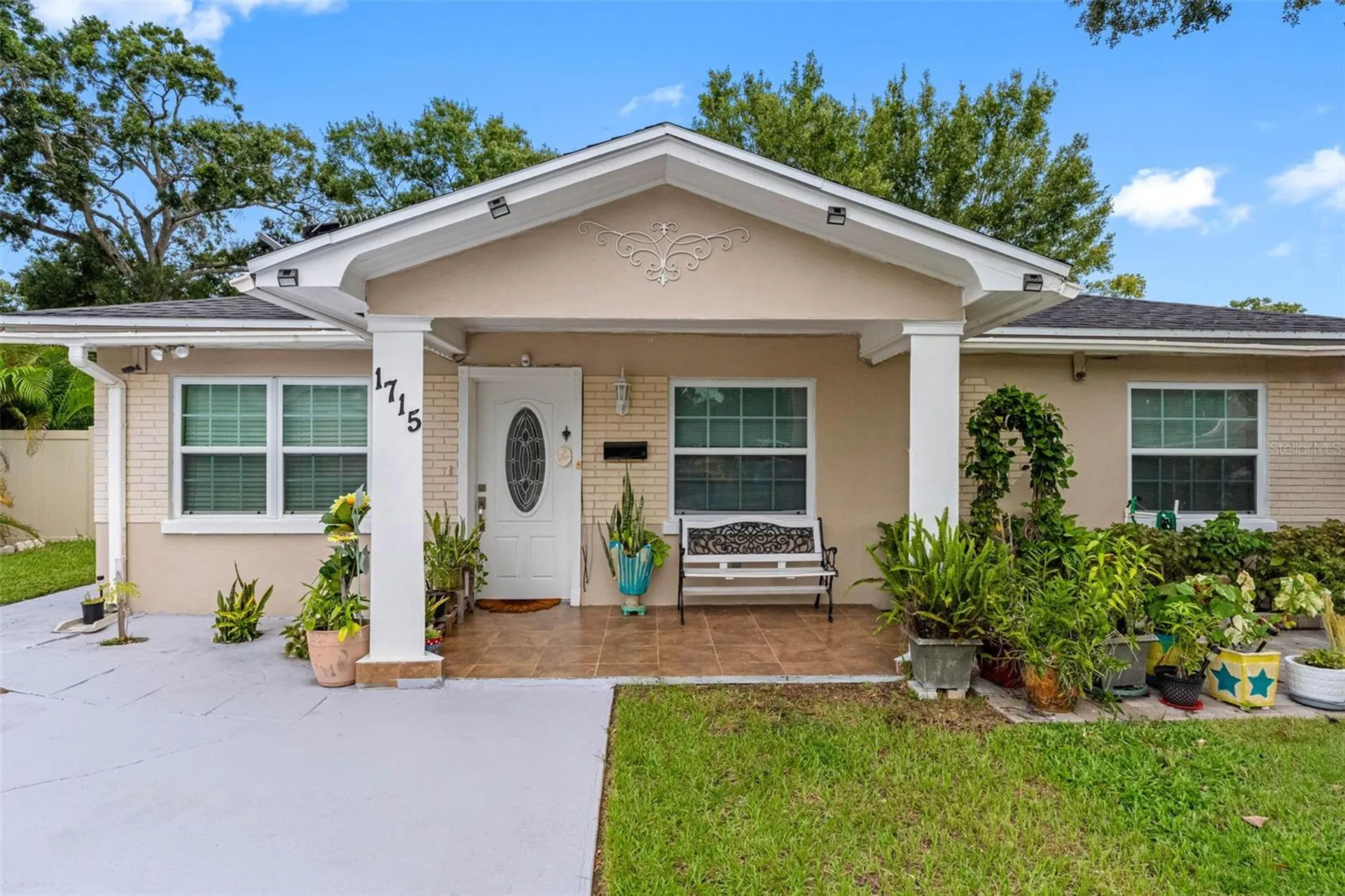 1715 W Saint John Street Tampa FL 33607
