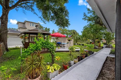 1715 W Saint John Street Tampa FL 33607