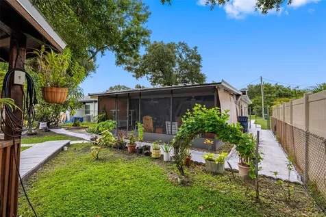 1715 W Saint John Street Tampa FL 33607