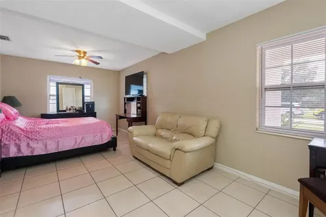 1715 W Saint John Street Tampa FL 33607