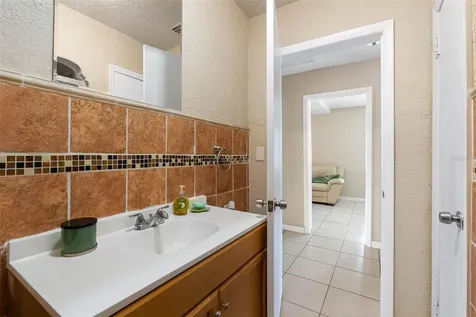 1715 W Saint John Street Tampa FL 33607
