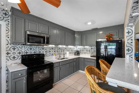 1715 W Saint John Street Tampa FL 33607