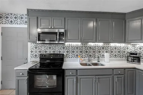 1715 W Saint John Street Tampa FL 33607