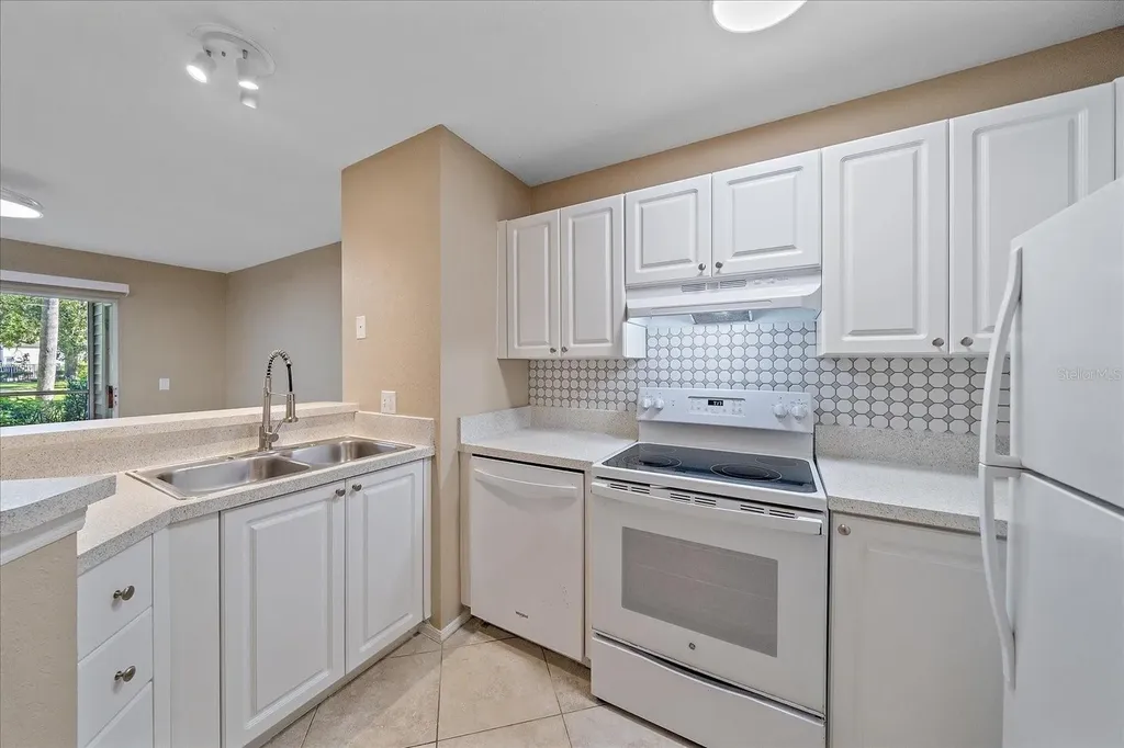 850 S Tamiami Trail Sarasota FL 34236