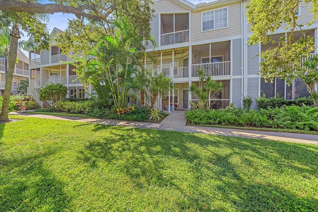 850 S Tamiami Trail Sarasota FL 34236