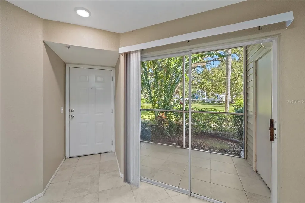 850 S Tamiami Trail Sarasota FL 34236