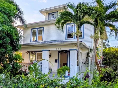 246 19th Avenue NE St Petersburg FL 33704