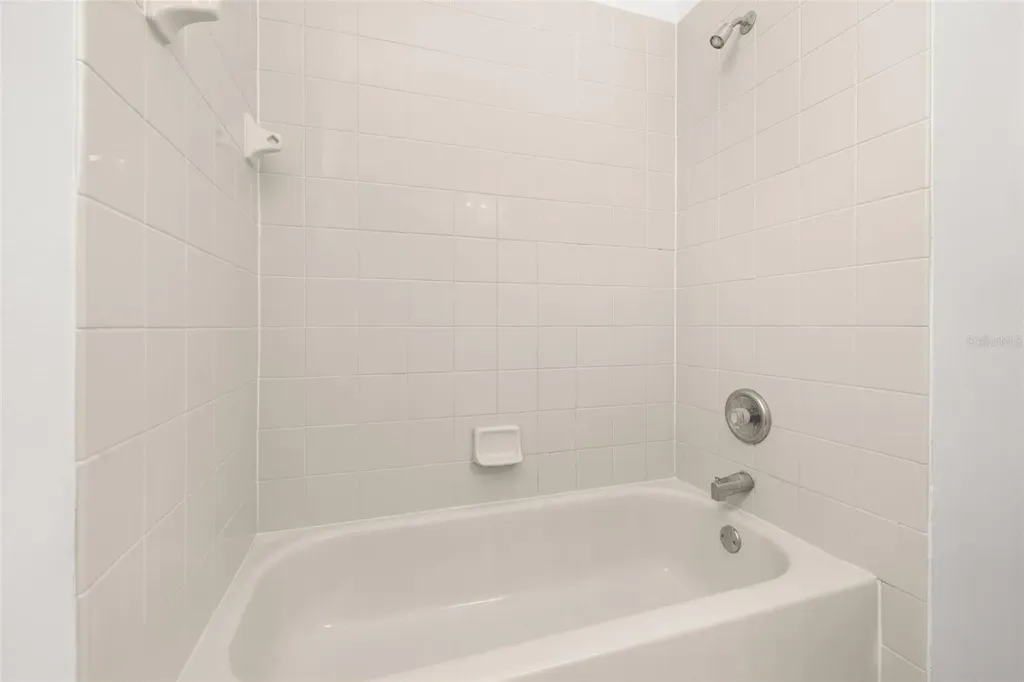 2172 The Oaks Boulevard Kissimmee FL 34746