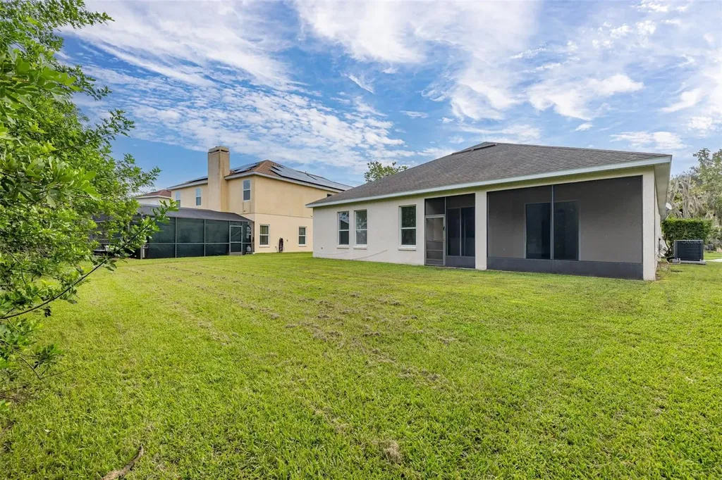 2172 The Oaks Boulevard Kissimmee FL 34746