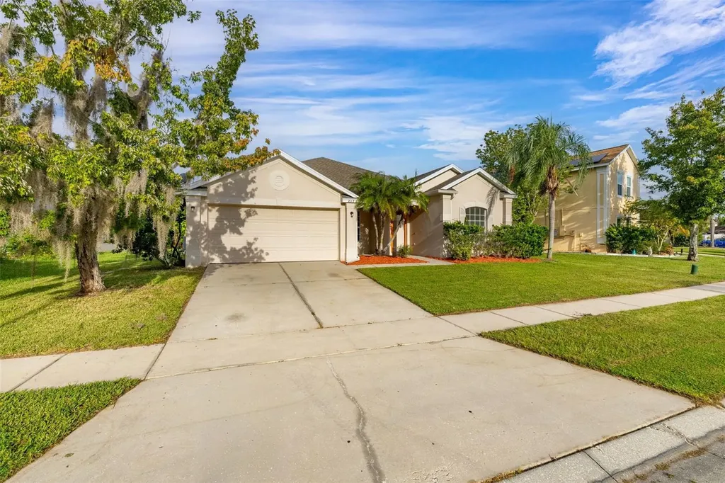 2172 The Oaks Boulevard Kissimmee FL 34746