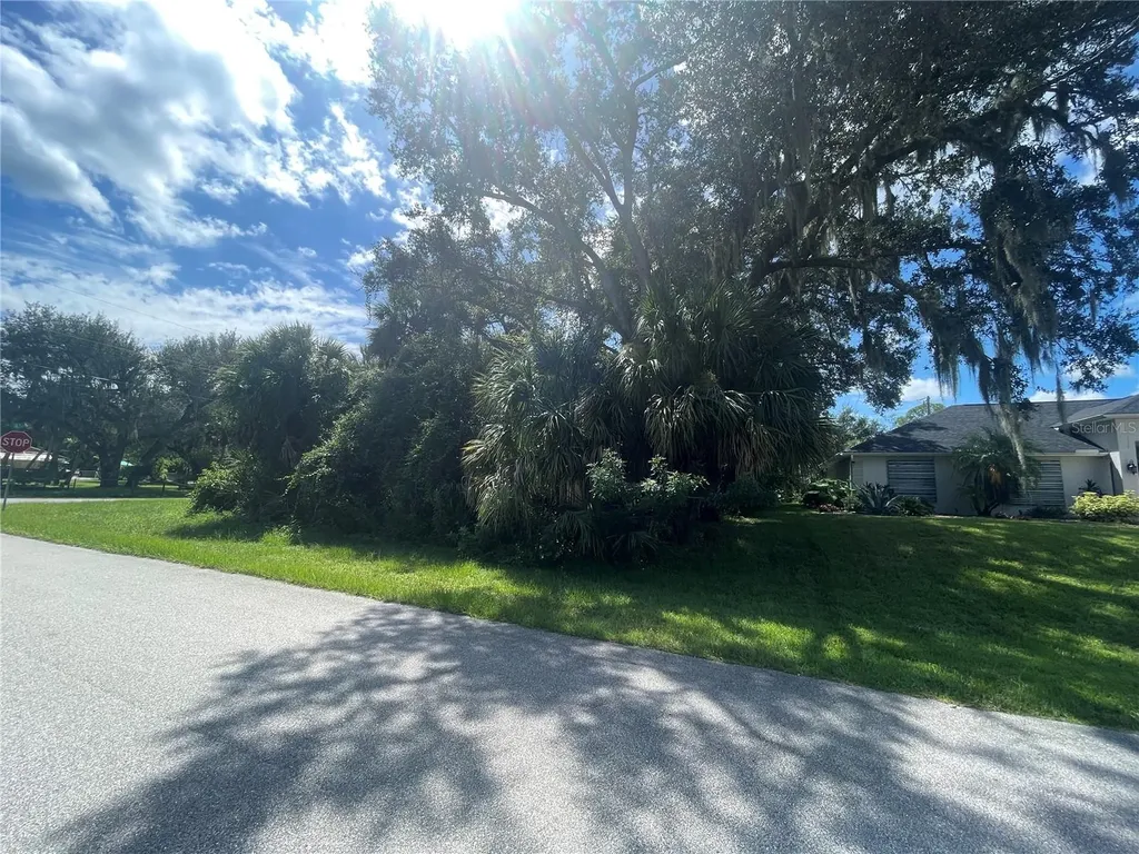Snyder (lot 6 Block 1019) Street North Port FL 34288