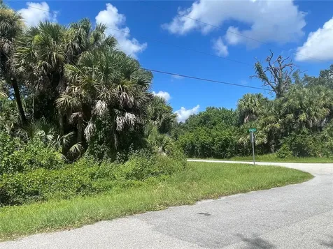Snyder (lot 6 Block 1019) Street North Port FL 34288