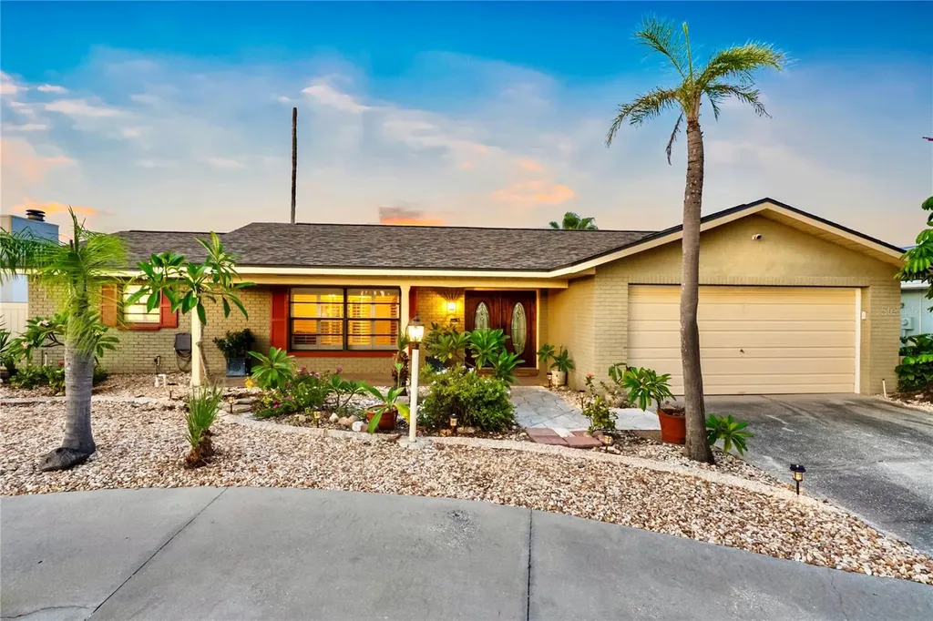 727 Flamingo Drive Apollo Beach FL 33572